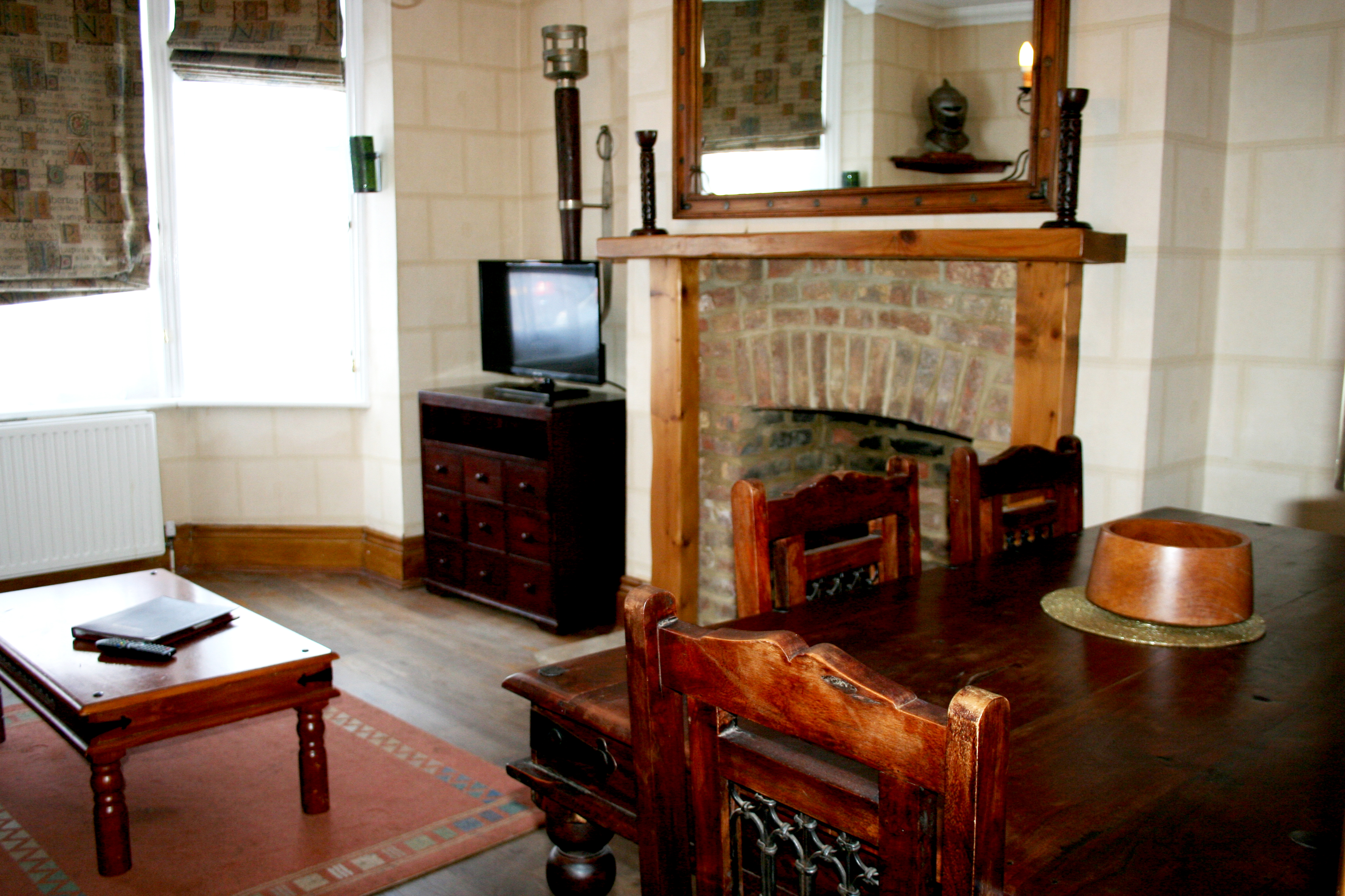 2-Bedroom Apartment - Breakfast & Parking