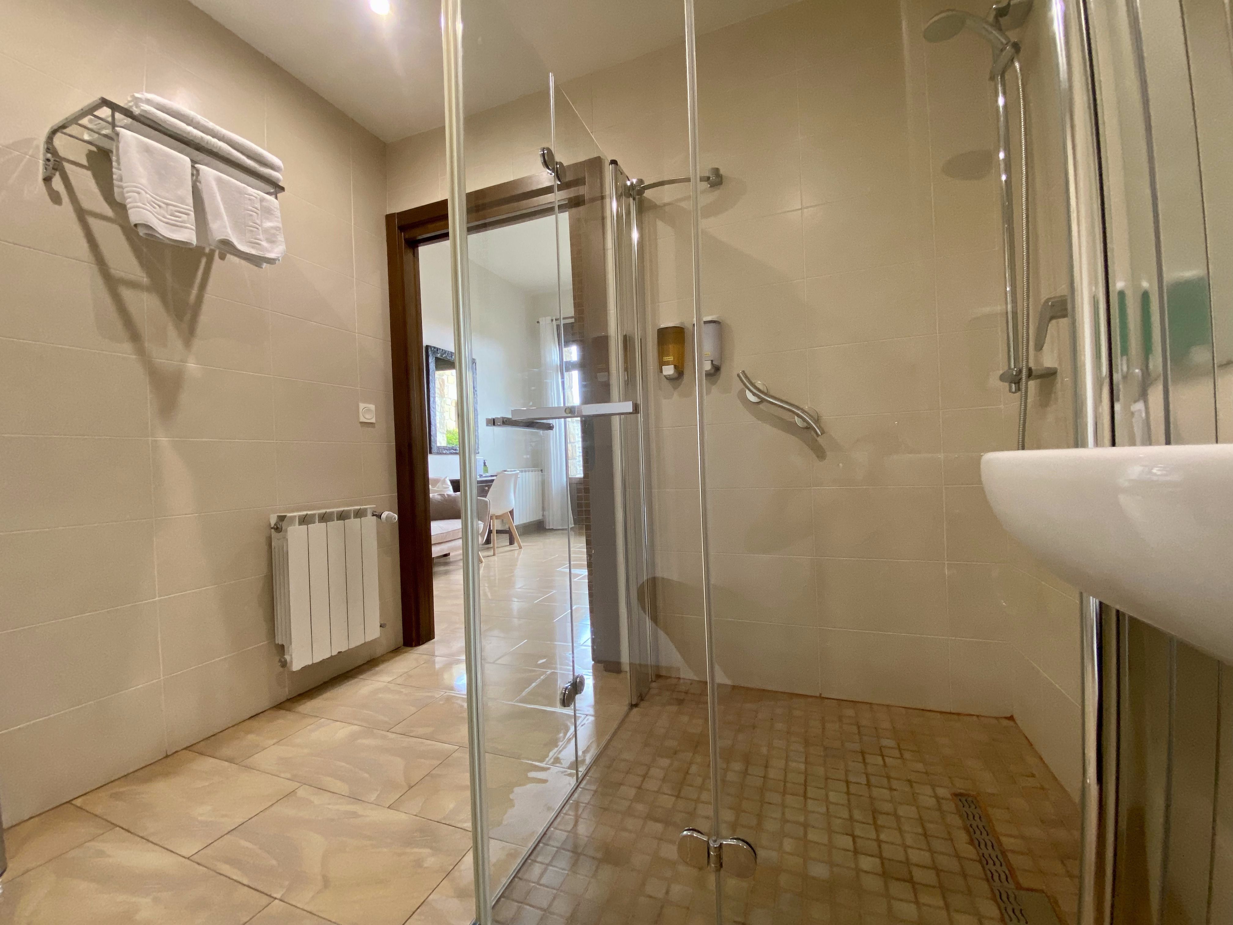 Habitación Doble, planta baja con terraza.