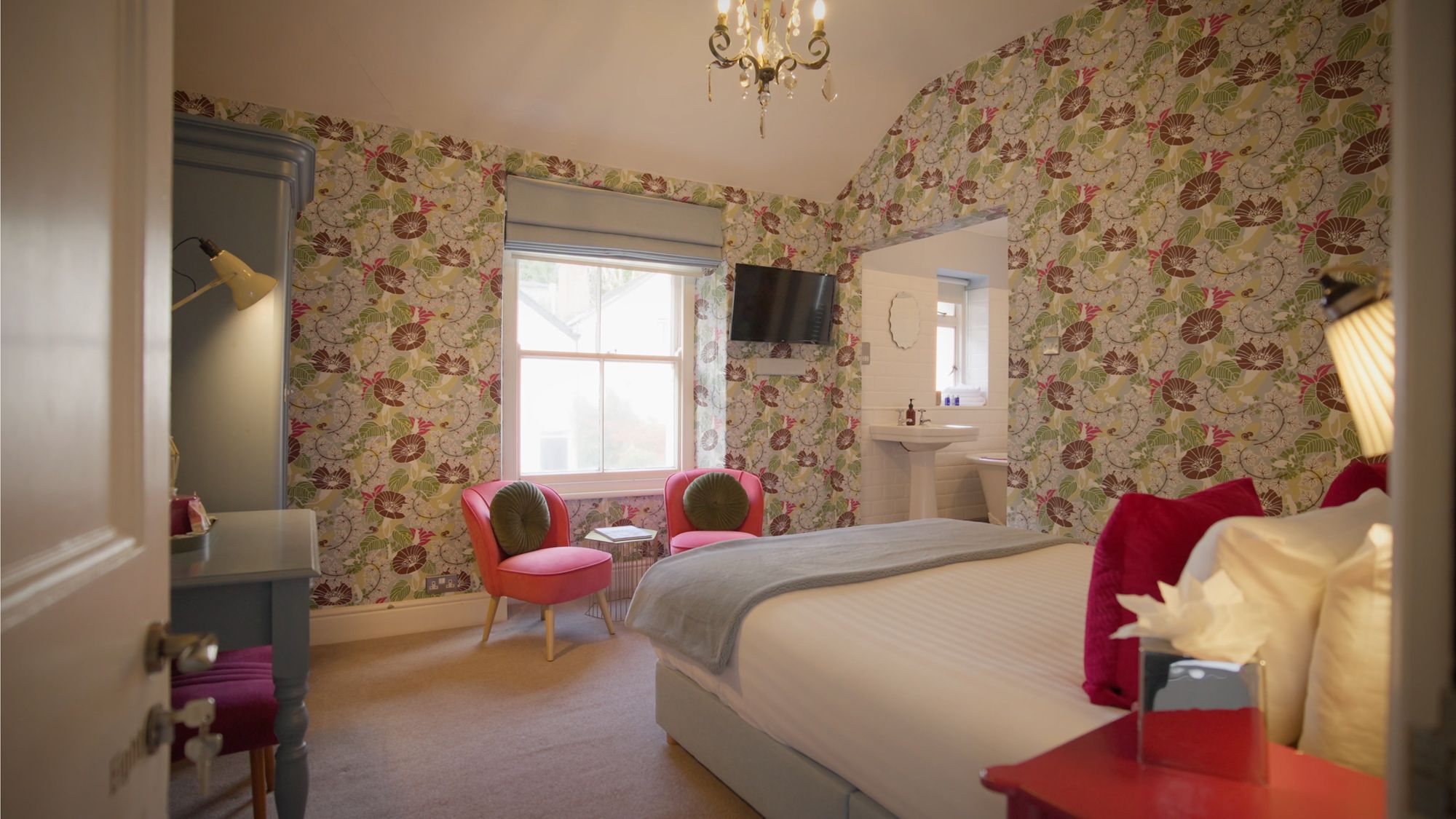 Room 8 Modern Romance