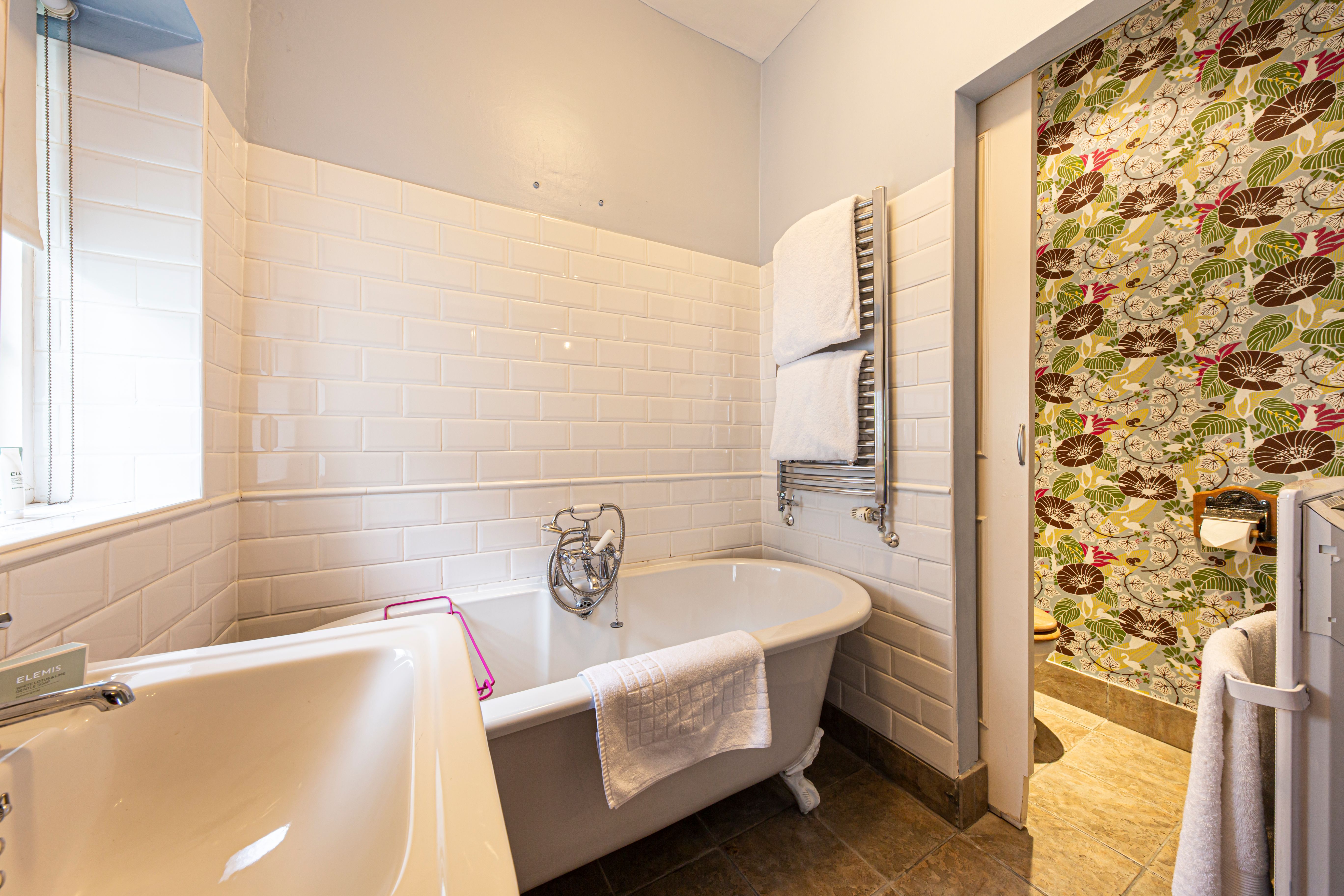 Room 8 Modern Romance