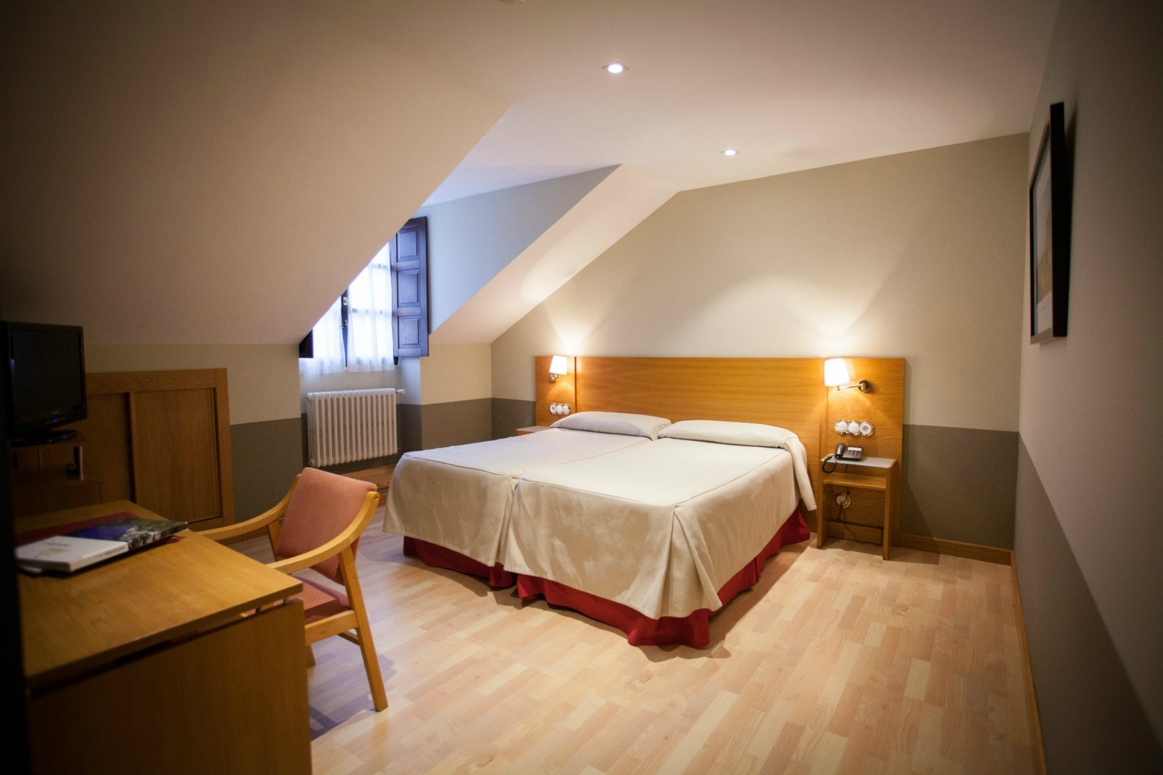 Doble Estándar AD (2 Adultos)