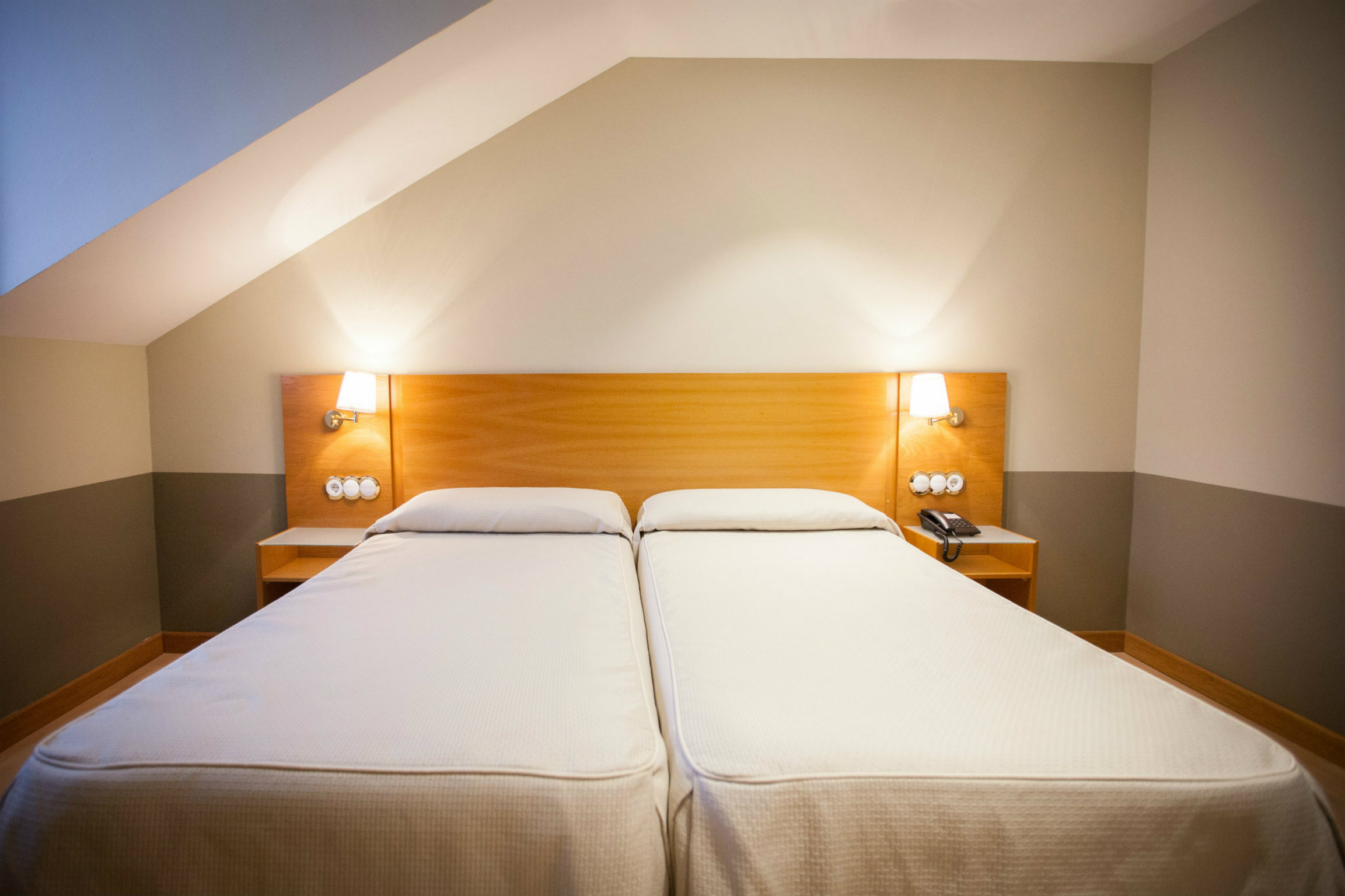 Doble Estándar AD (2 Adultos)