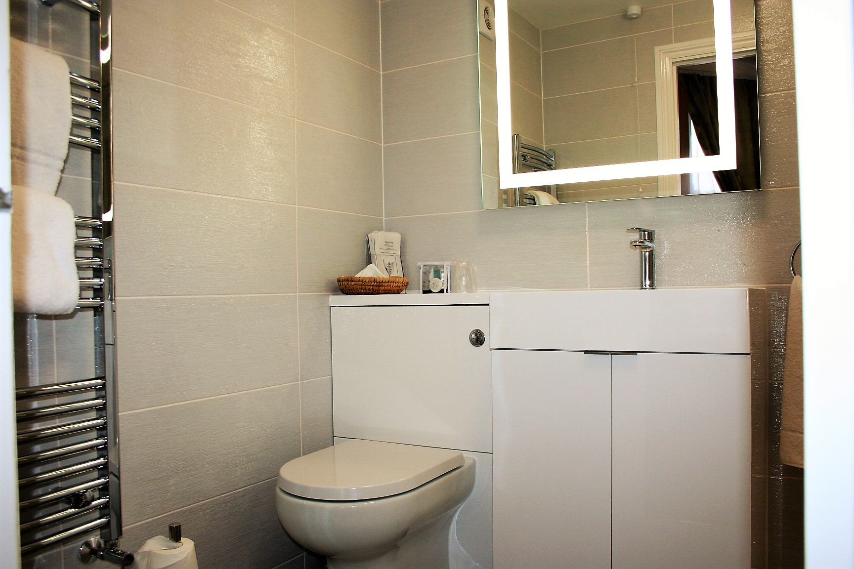 Standard Twin (With Breakfast)