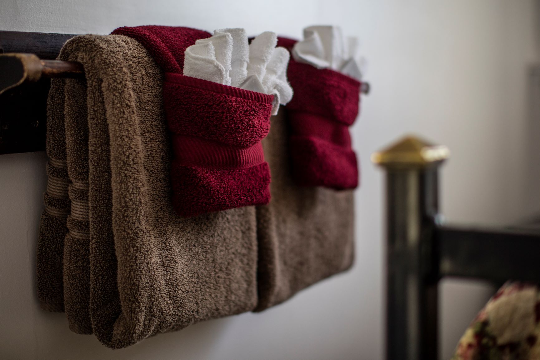 Ma Johnson's (Couple) Historical Hotel - w/Sink